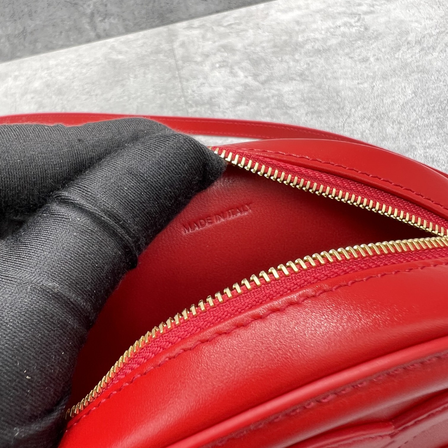 Celine Crossbody Oval Purse Cuir Triomphe Red For Women 6in/16cm  - Soul Replicas