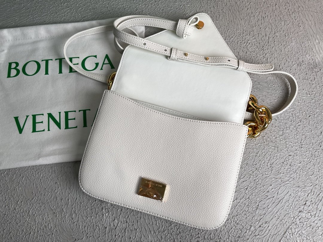 Bottega Veneta Mount White. For Women. Women's Bags 8.3in/21cm 667399V12M09009 - Soul Replicas