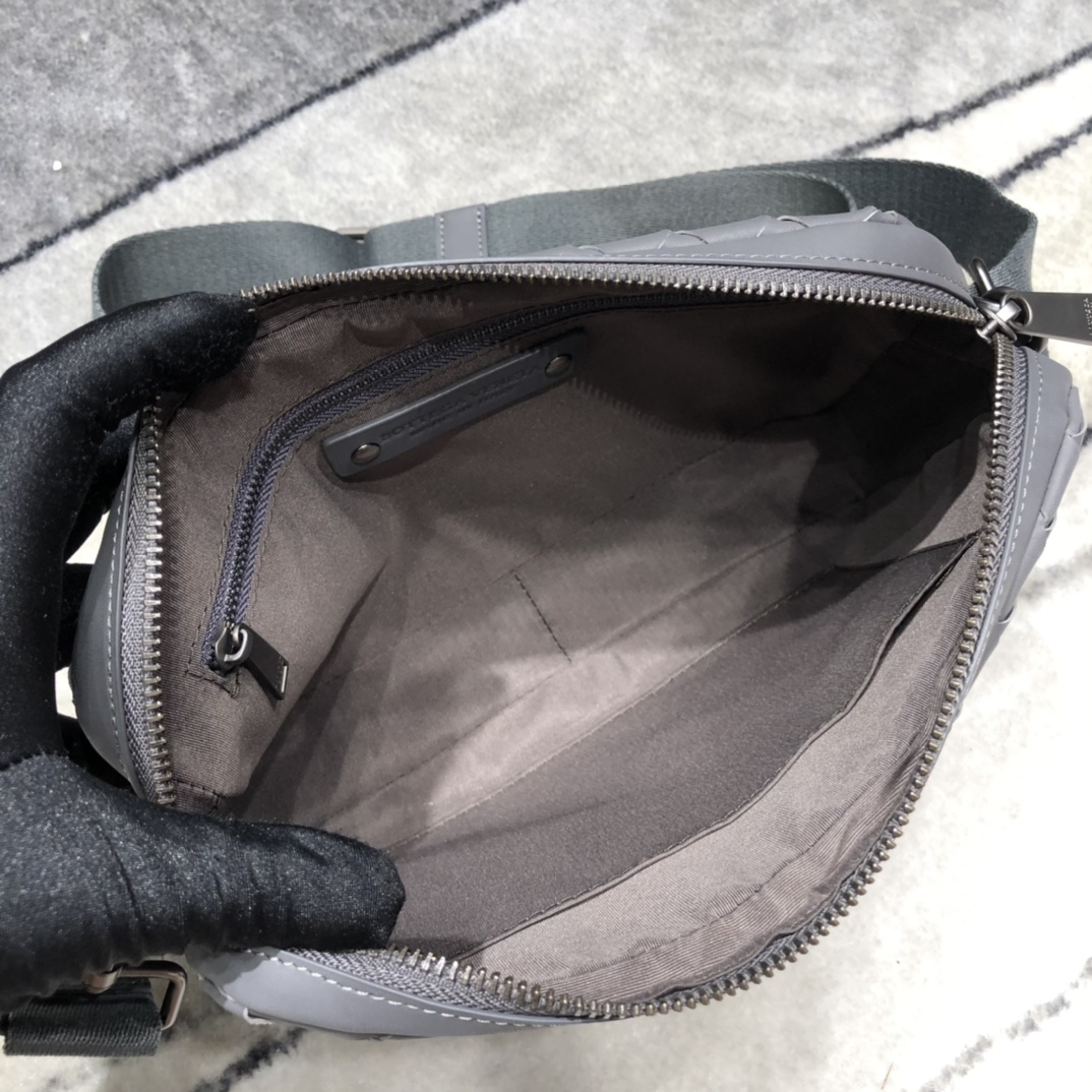 Bottega Veneta Classic Intrecciato Gray. For Women. Women's Bags 9.6in/24.5cm - Soul Replicas