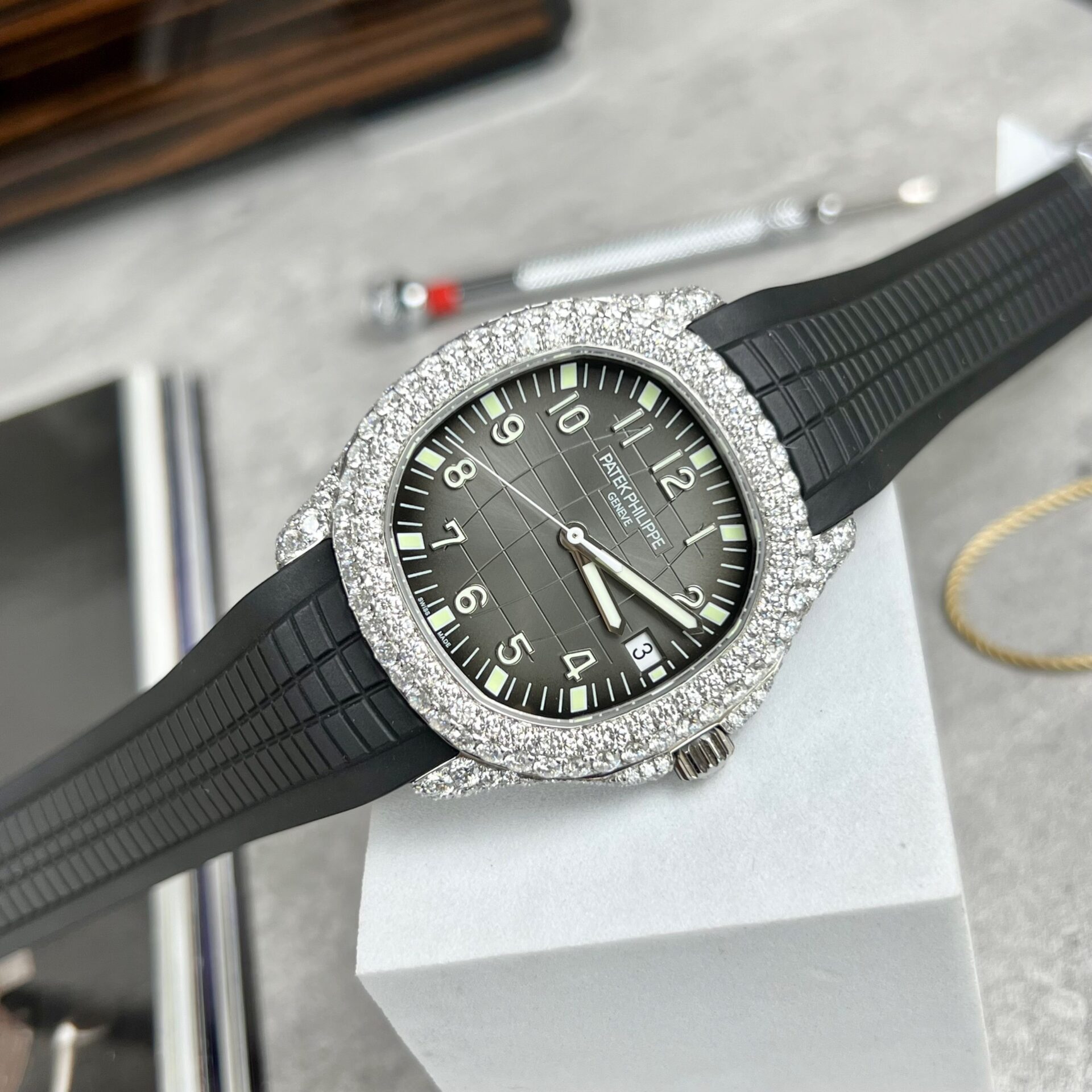 Patek Philippe Aquanaut 5719 Moissanite Diamond Replica Watch 40mm - Soul Replicas