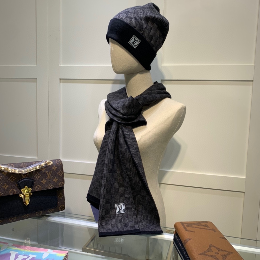 Louis Vuitton Beanie & Scarf Set In Black - Soul Replicas