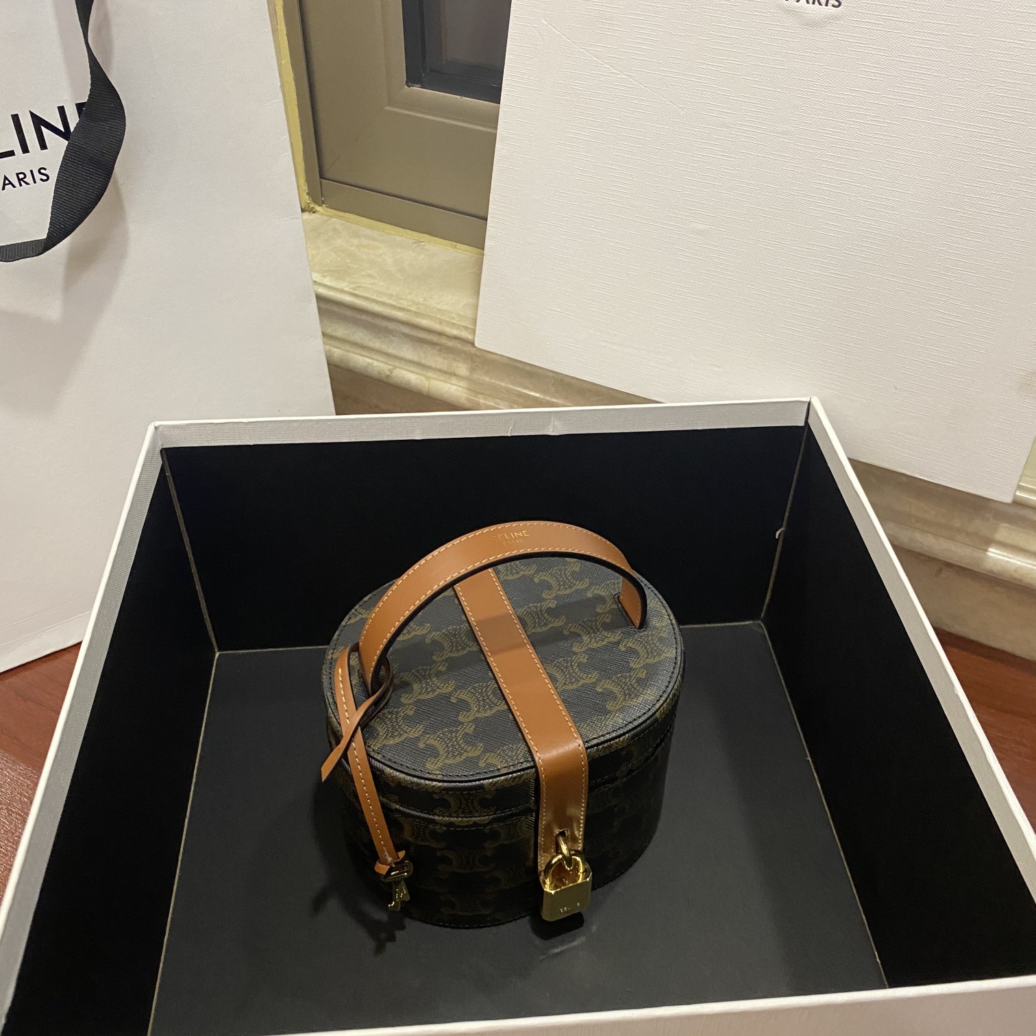 Celine Vanity Case In Triomphe Canvas Tan For Women 6in/15cm 4M0932DP4.04LU - Soul Replicas