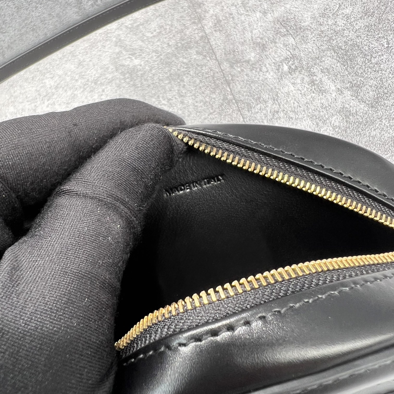 Celine Crossbody Oval Purse Cuir Triomphe Black For Women 6in/16cm 10I703DPQ.38NO - Soul Replicas