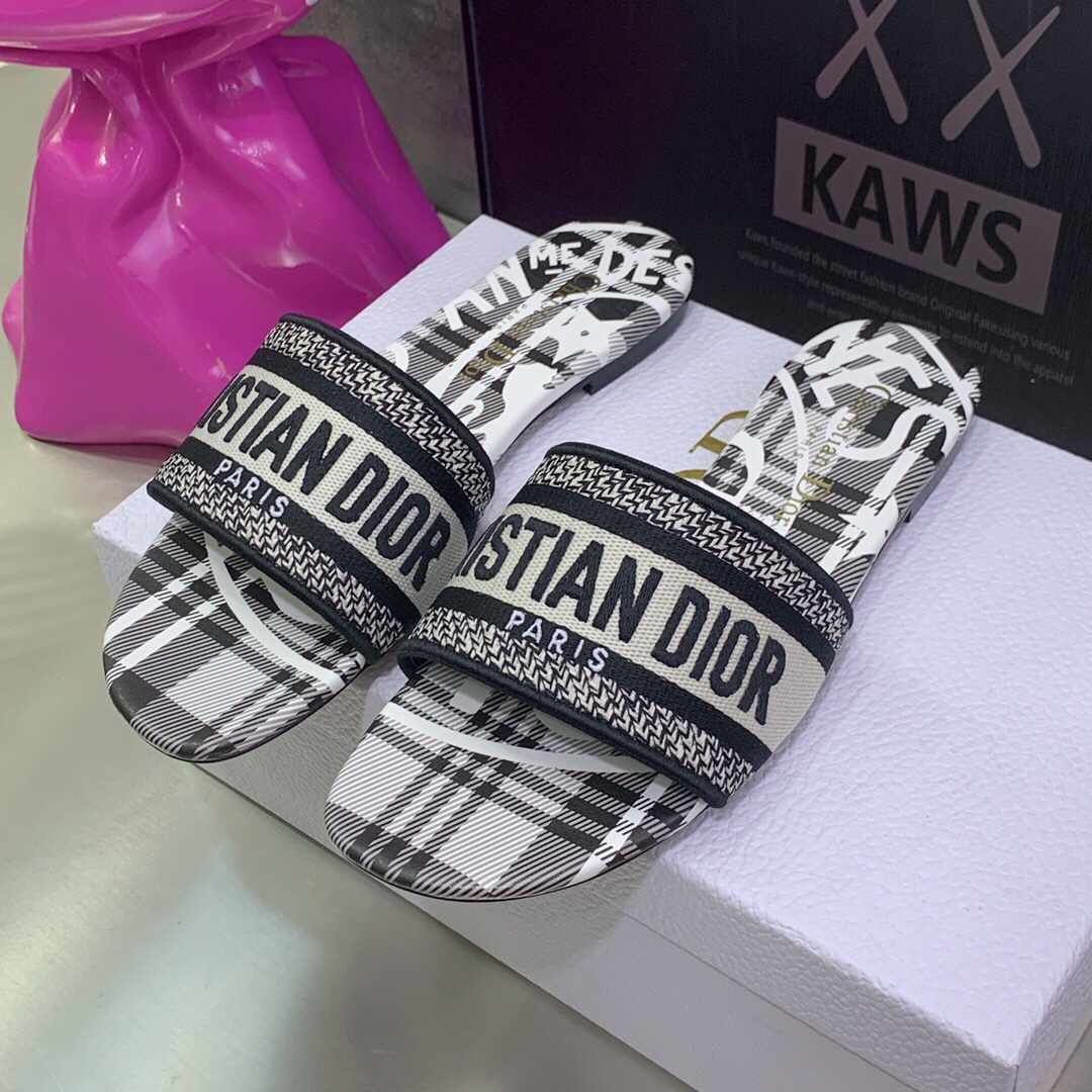 Christian Dior Women's Dway Slide Black and White For Women CD KCQ209CEE_S17X - Soul Replicas
