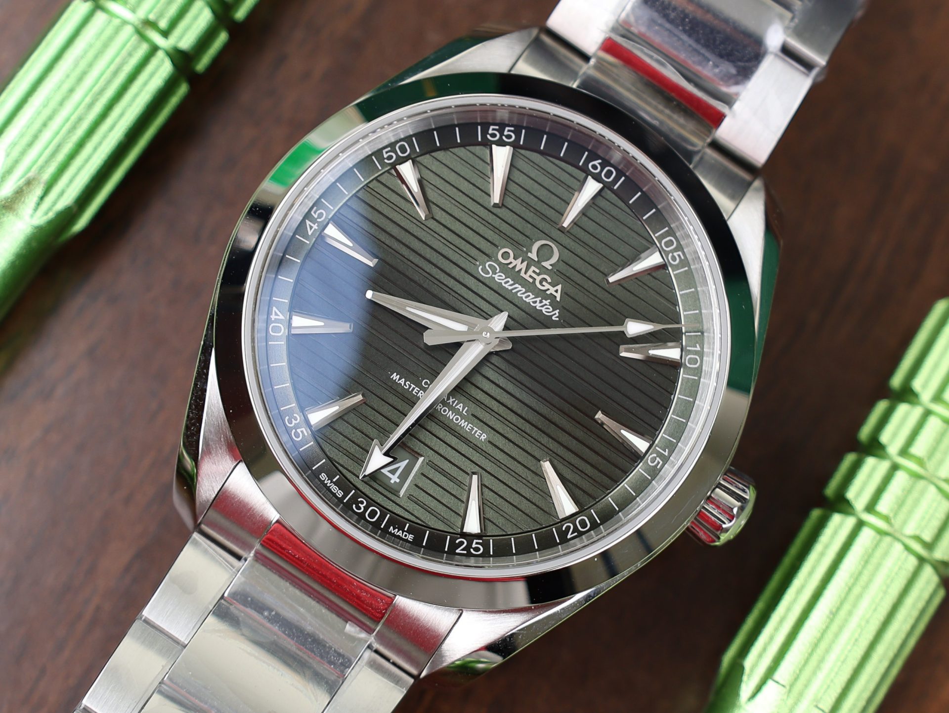 Omega Replica Watch Seamaster Aqua Terra Green Dial Metal Wire 41mm - Soul Replicas
