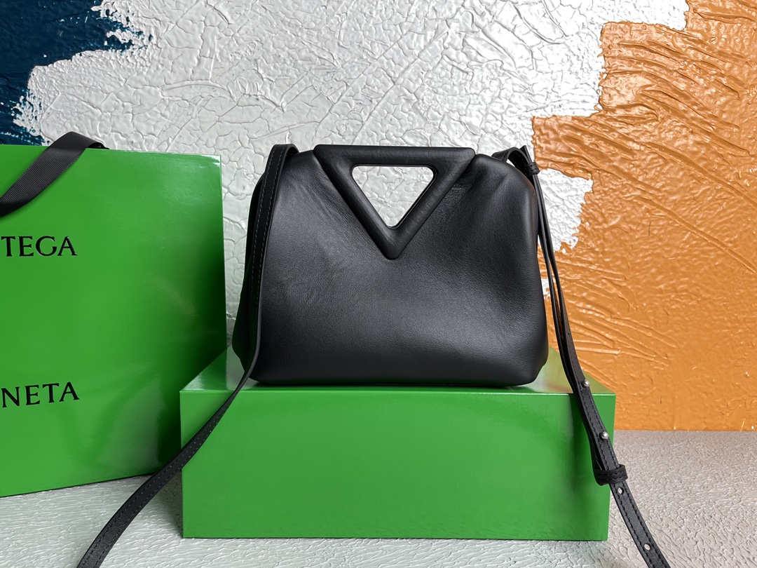 Bottega Veneta Point Black. For Women. Women's Bags 8.6in/22cm 658476VCP401229 - Soul Replicas