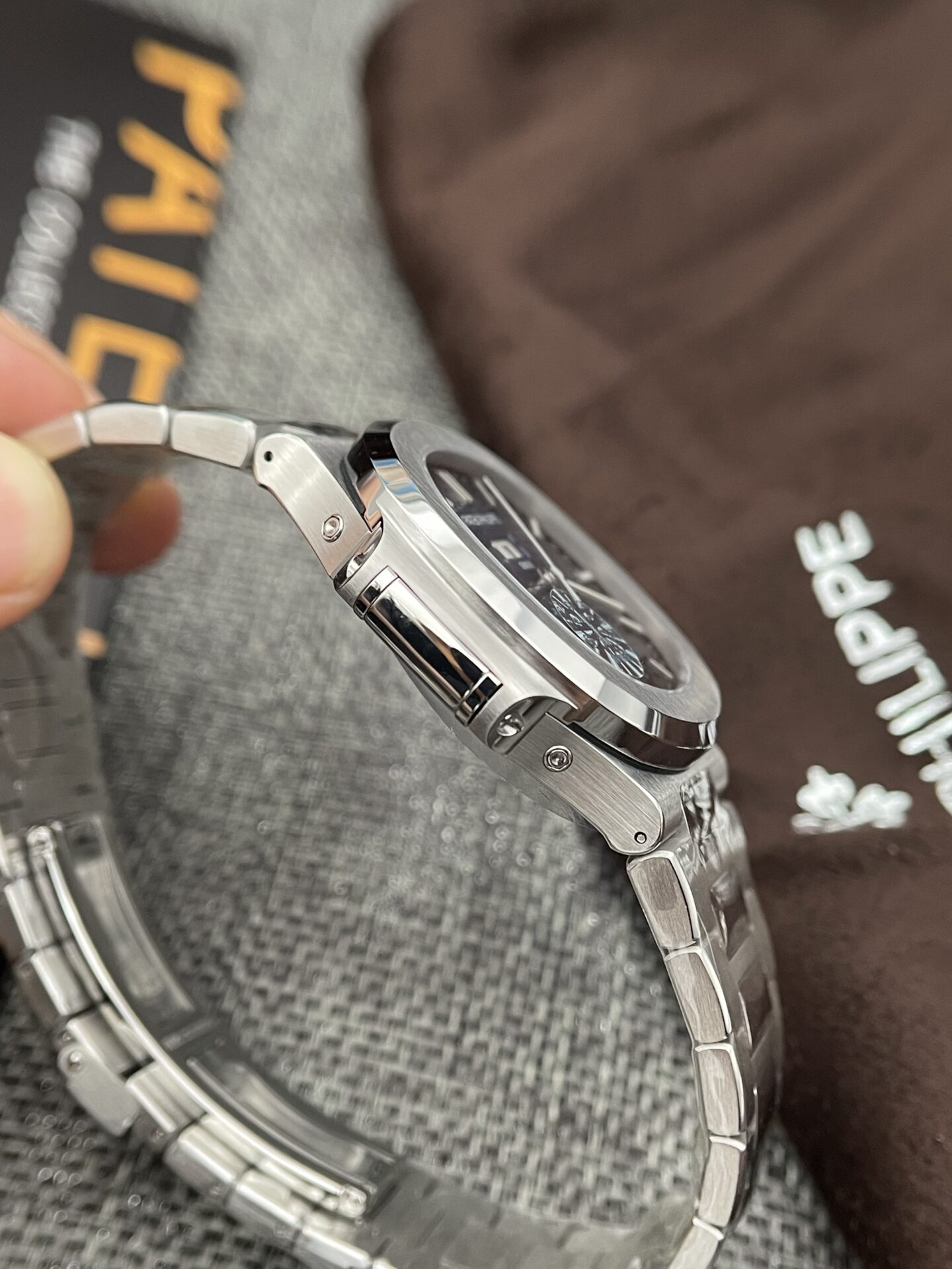 Patek Philippe Nautilus 5726 Best Replica Watch Blue Dial GRF 40.5mm - Soul Replicas