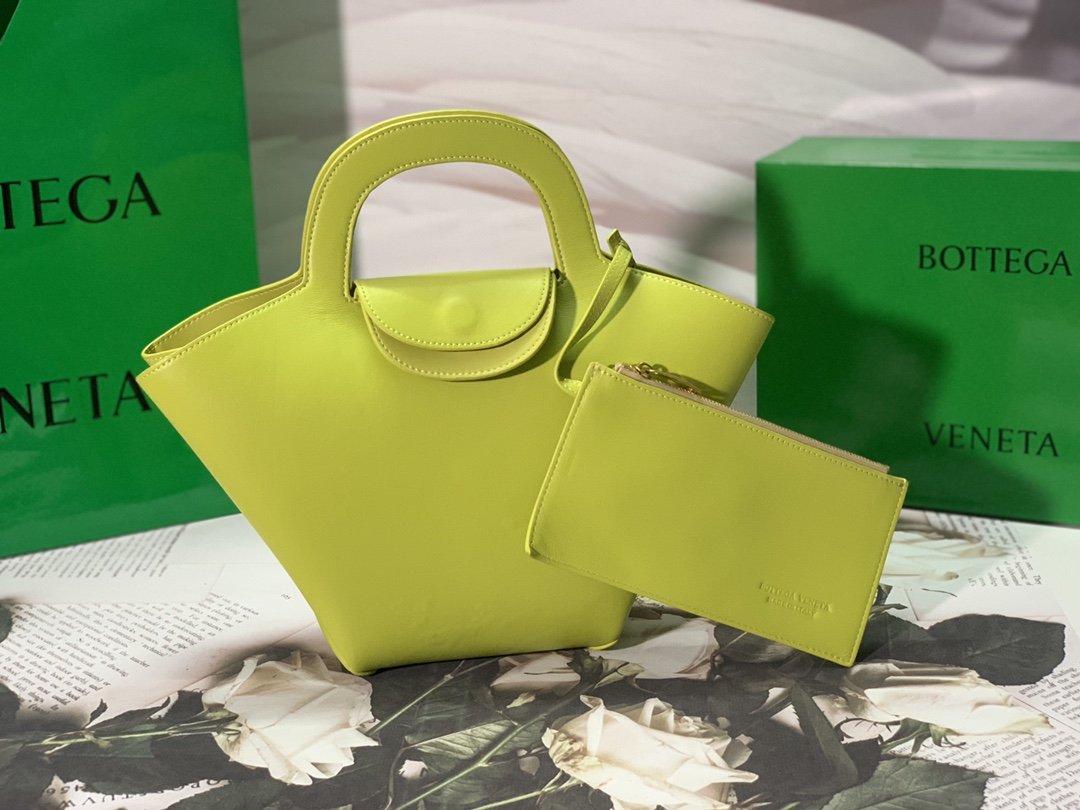 Bottega Veneta Handle Bag Yellow. For Women. Women's Bags 12.6in/32cm - Soul Replicas