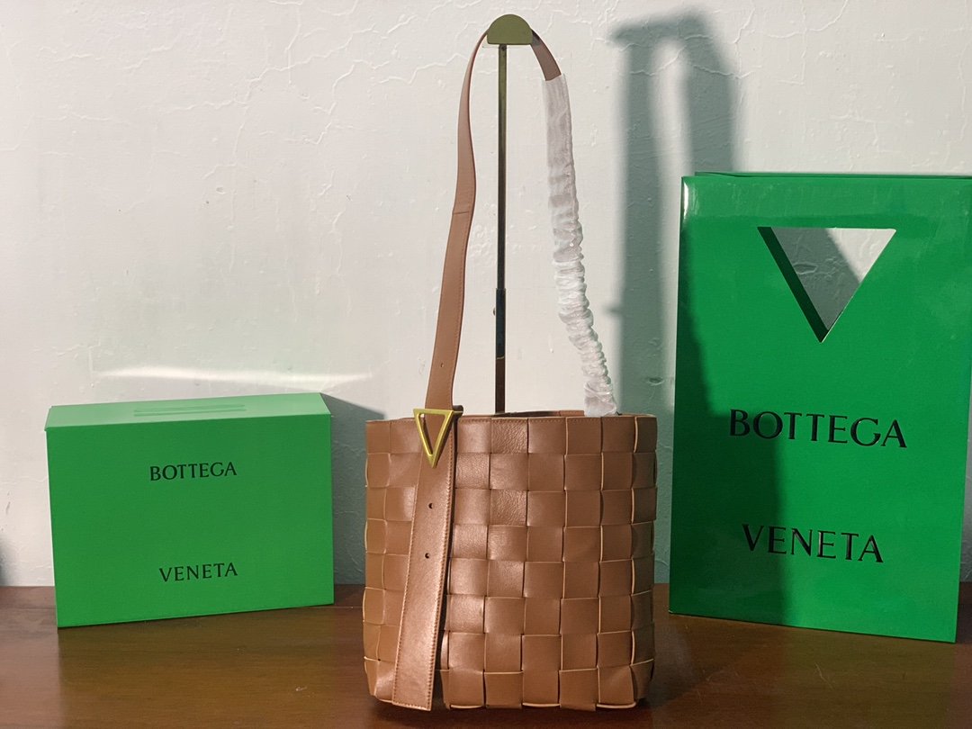 Bottega Veneta Shoulder Bag Nappa Brown. For Women. Women's Bags 12.9in/33cm - Soul Replicas