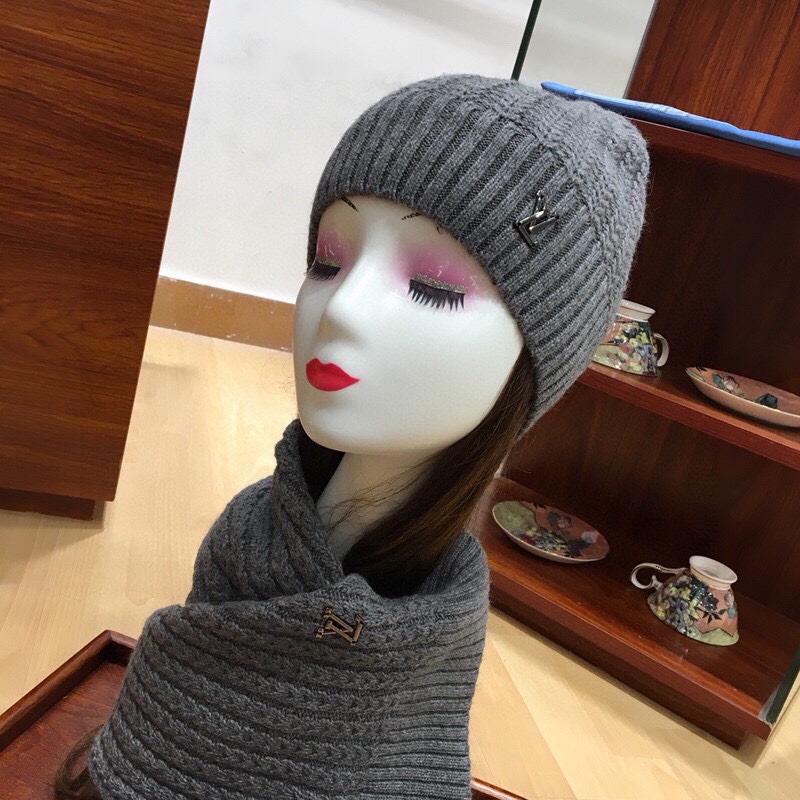 Louis Vuitton Beanie & Scarf Set In Grey - Soul Replicas