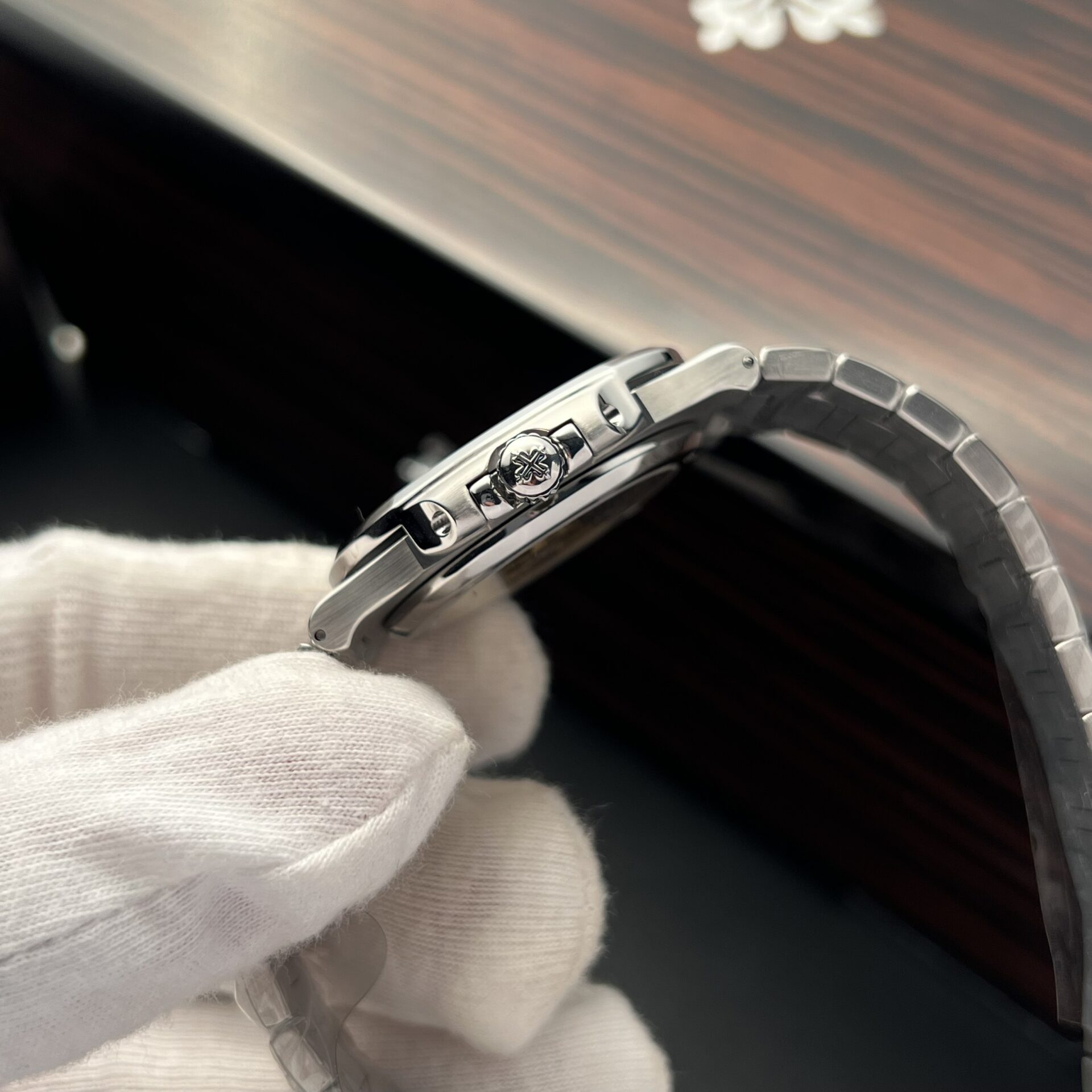 Patek Philippe Replica Watch Nautilus 5723 Gray Dial Metal Wire 40mm - Soul Replicas