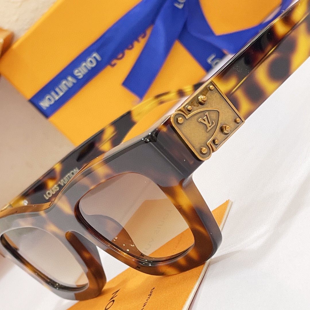 Louis Vuitton Treasure Sunglasses - Soul Replicas