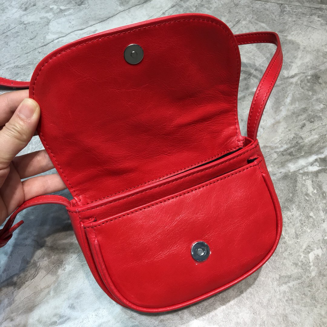 Balenciaga Leader Soft Round Cross Bag In Red. For Women. Women-s Bags 6.3in/16cm - Soul Replicas
