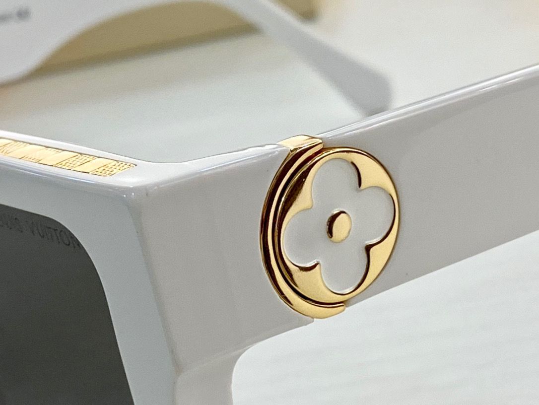 Louis Vuitton Grease Mask Sunglasses - Soul Replicas