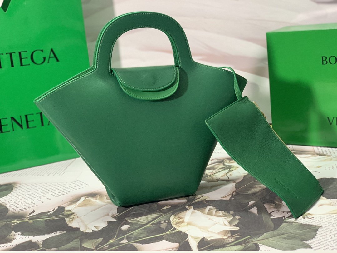 Bottega Veneta Handle Bag Green. For Women. Women's Bags 12.6in/32cm - Soul Replicas
