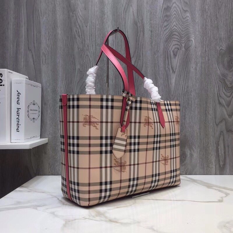 Burberry Reversible Tote Haymarket Canvas Medium For Women. Women-s Bags 19.3in/49cm - Soul Replicas