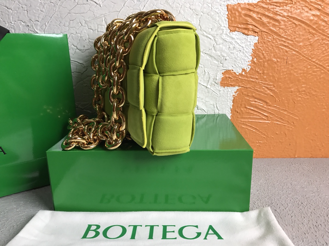 Bottega Veneta Chain Cassette Kiwi. For Women. Women's Bags 10.2in/26cm 631421V04N03520 - Soul Replicas