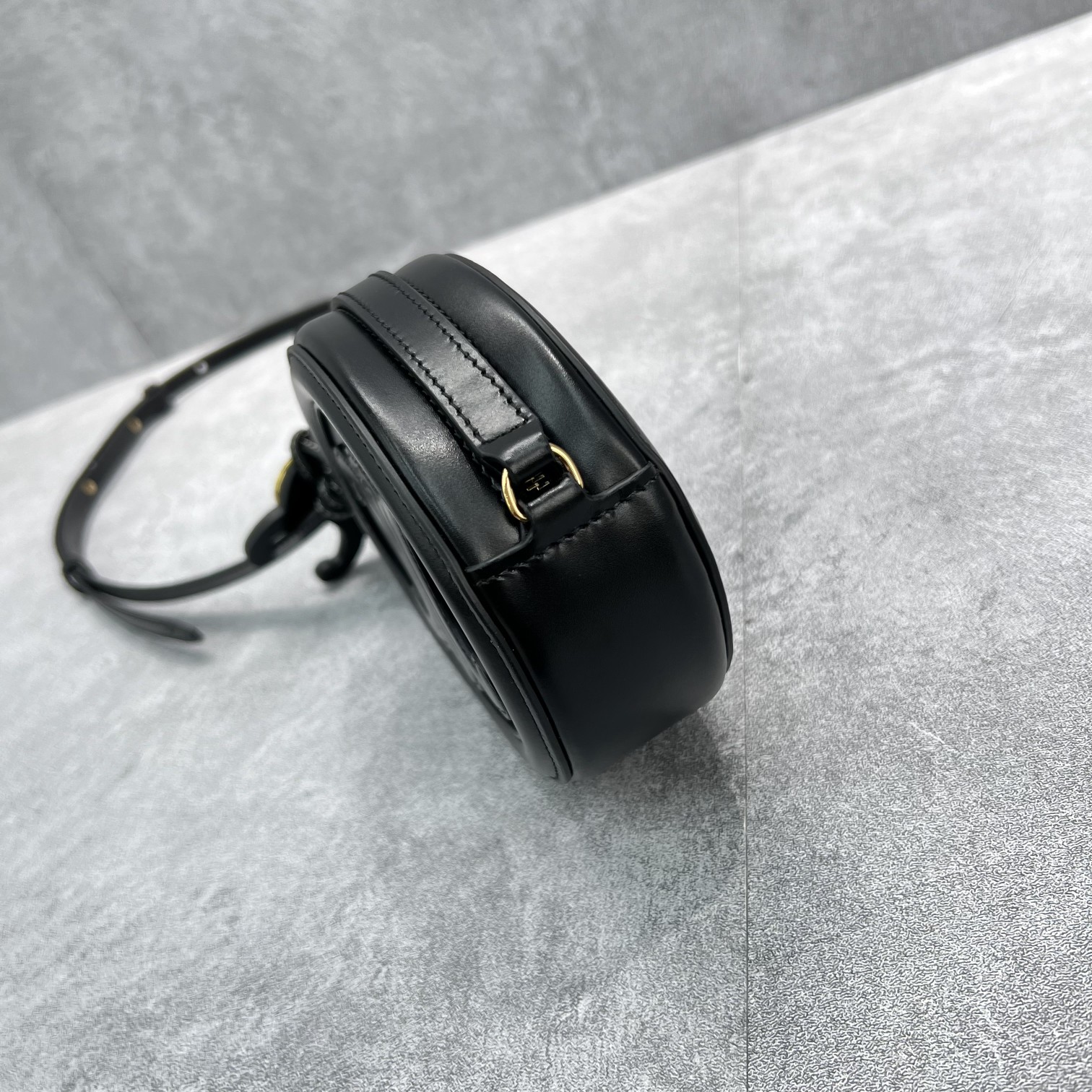 Celine Crossbody Oval Purse Cuir Triomphe Black For Women 6in/16cm 10I703DPQ.38NO - Soul Replicas