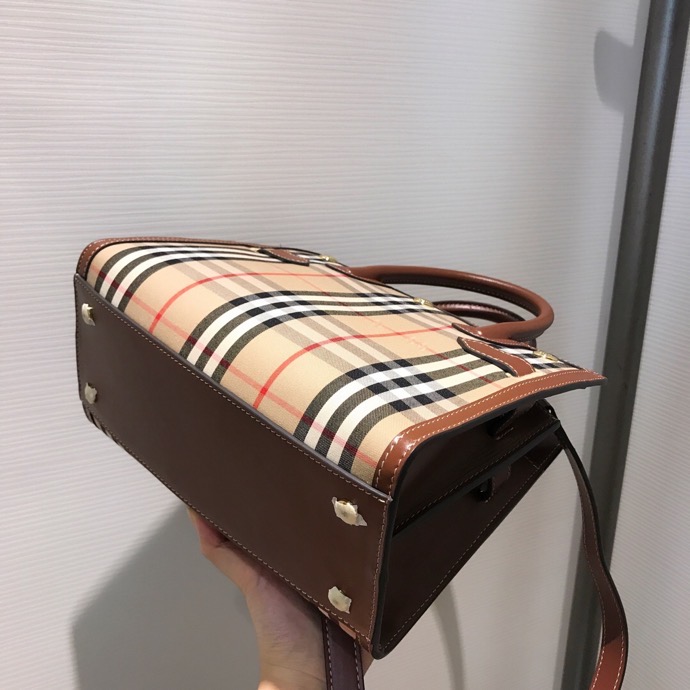 Burberry Mini Vintage Check Two-handle Title Bag Archive Beige For Women. Women-s Bags 10.2in/26cm 80252671 - Soul Replicas