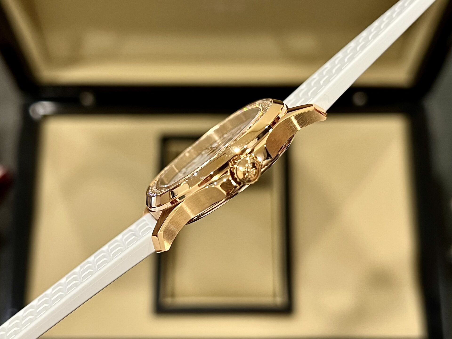 Patek Philippe Aquanaut 5067A Replica Watch White With Stone Bezel 35.6mm - Soul Replicas