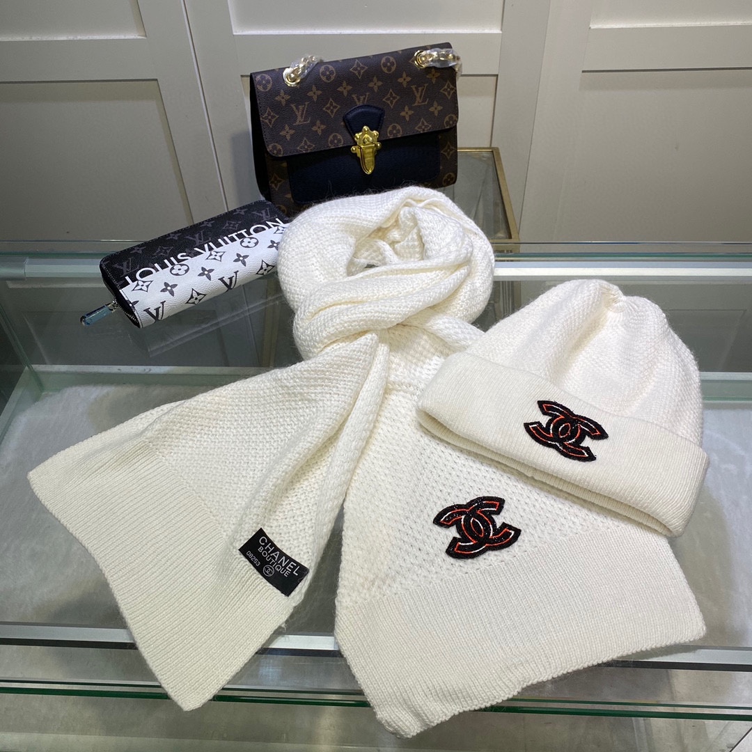 Chanel Beanie & Scarf Set In White - Soul Replicas