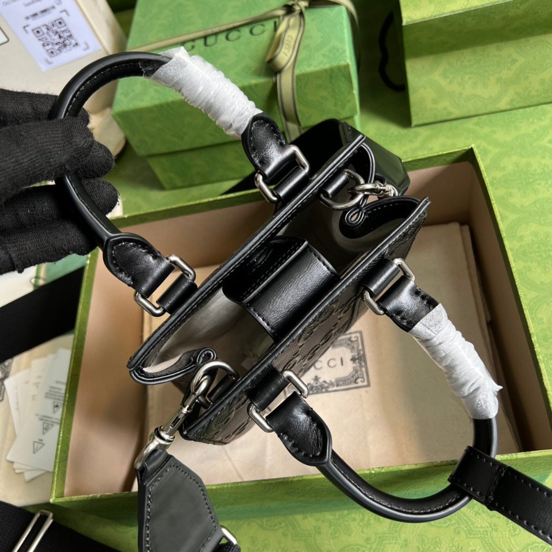 Gucci Embossed Mini Tote Bag Black Gucci Embossed For Men  7.9in/20cm Gucci 696010 1W3CN 1000 - Soul Replicas