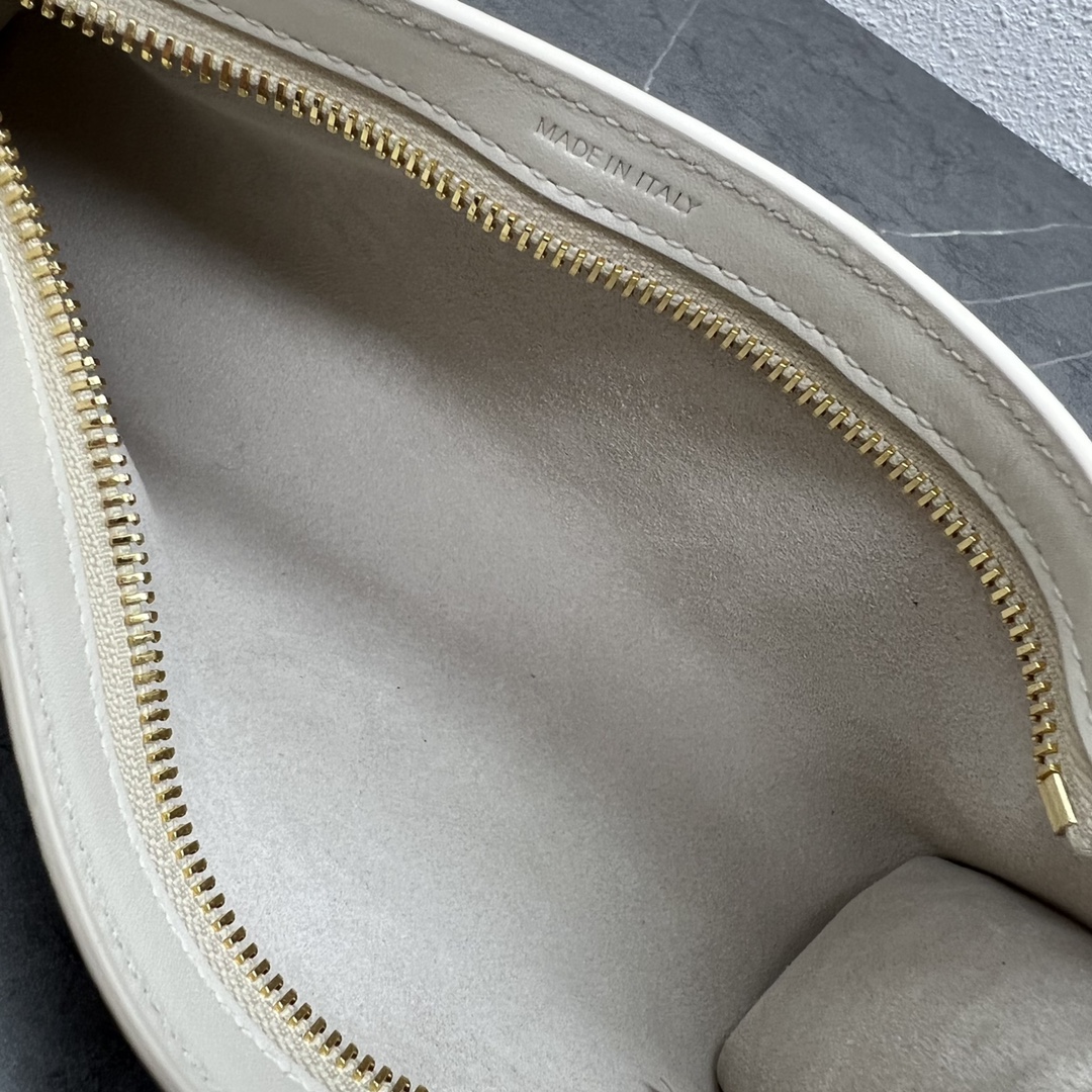 Celine Cuir Triomphe Shoulder Bag White For Women 9.4in/24cm - Soul Replicas