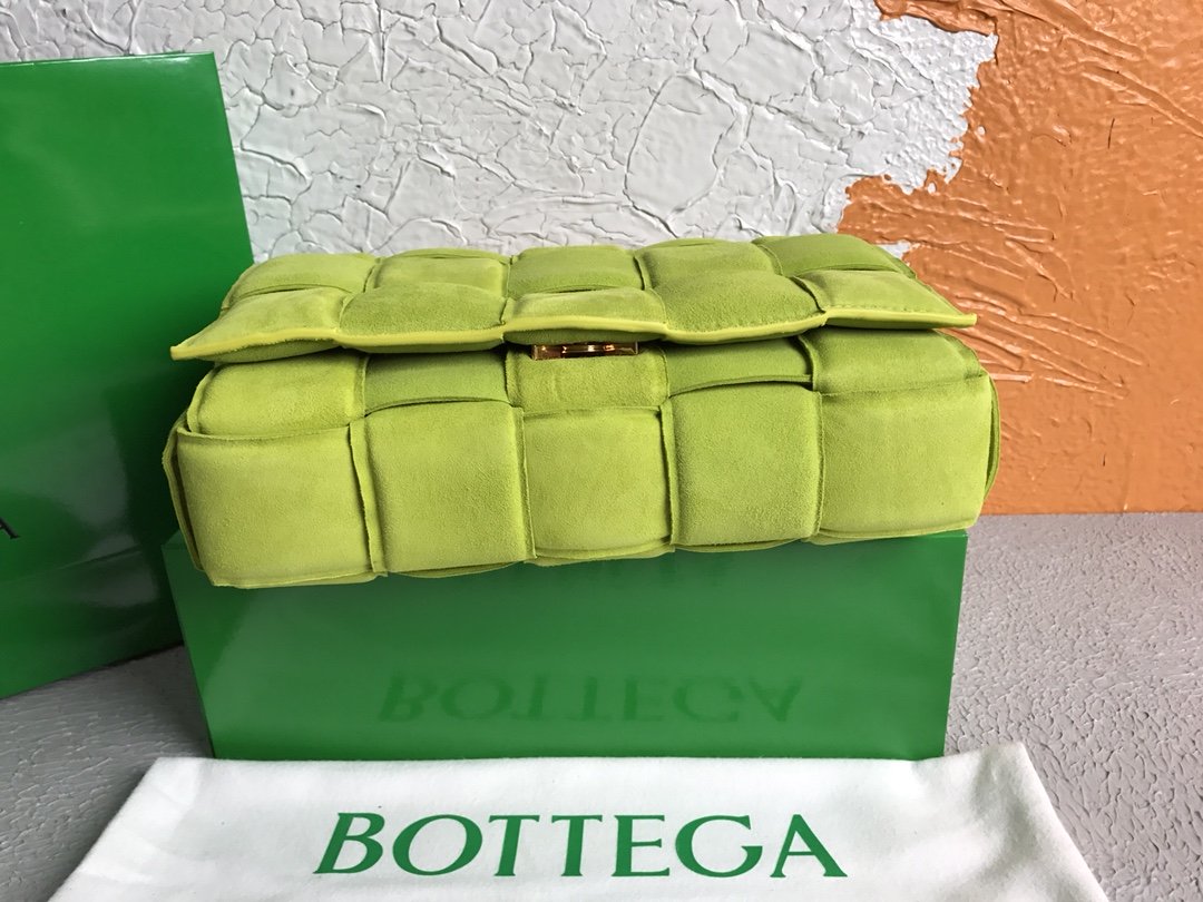 Bottega Veneta Chain Cassette Kiwi. For Women. Women's Bags 10.2in/26cm 631421V04N03520 - Soul Replicas