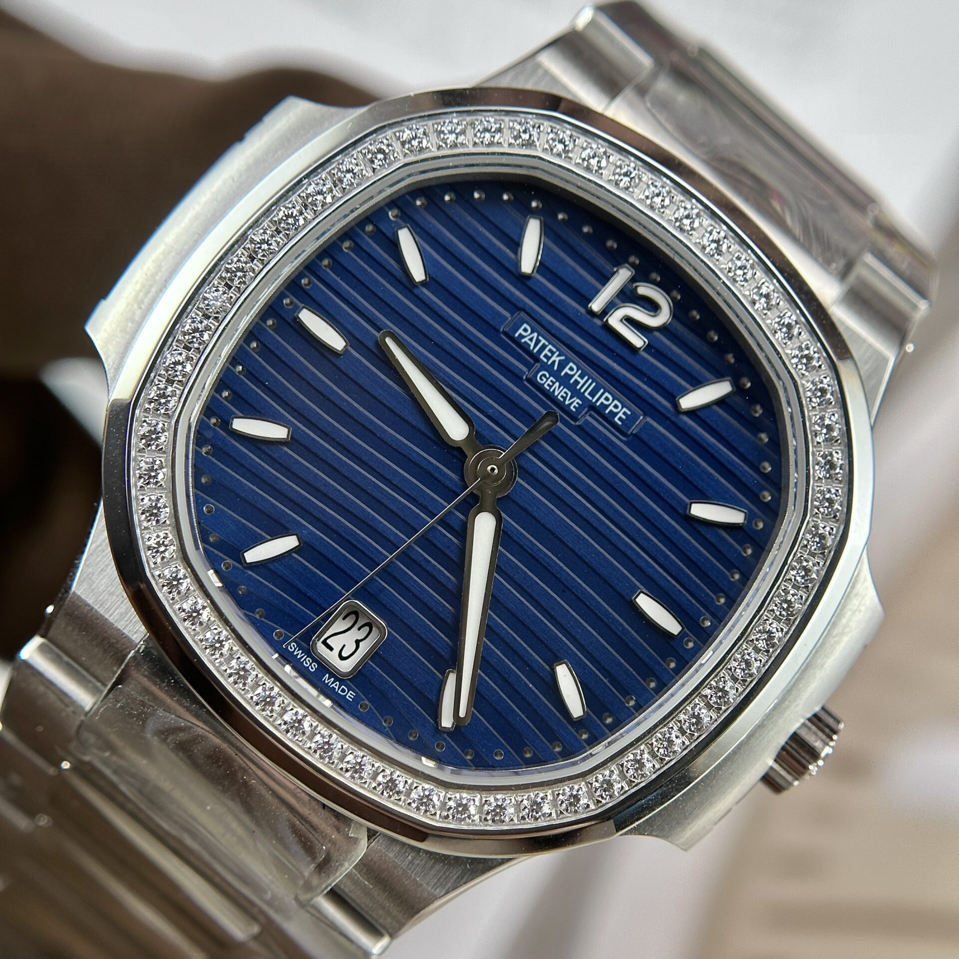 Patek Philippe Nautilus 7118 Replica Watch Blue Dial Stone Bezel 35.2mm - Soul Replicas