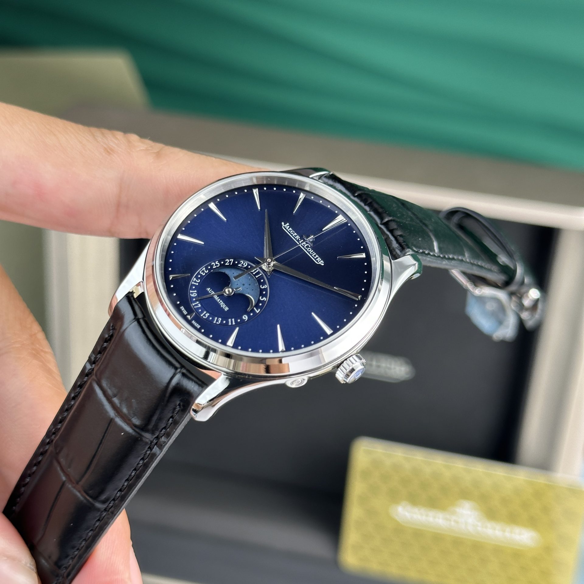 Jaeger Lecoultre Replica Watches Master Ultrathin Moon Blue Dial 39mm - Soul Replicas