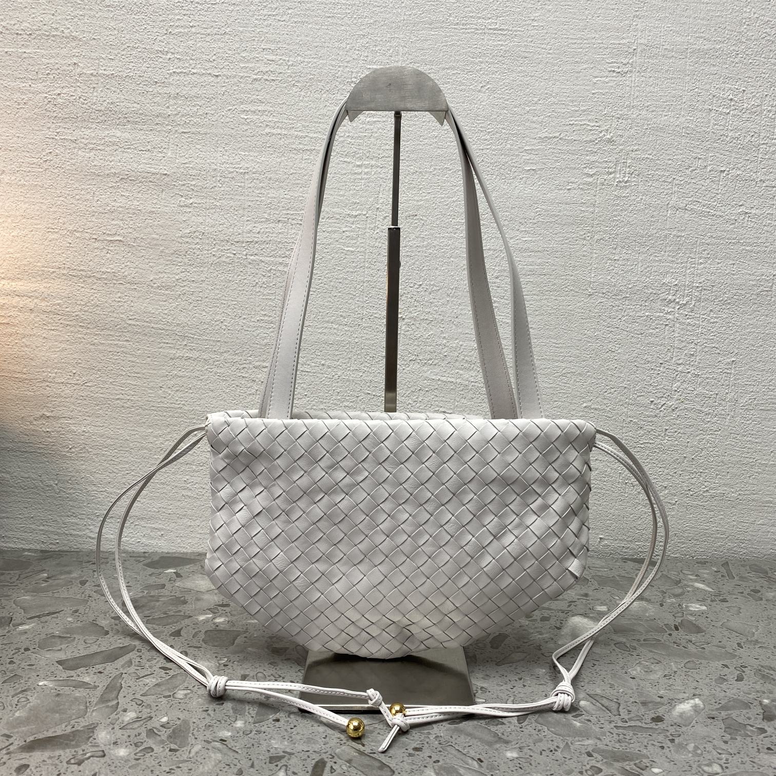 Bottega Veneta Shoulder Bag White. For Women. Women's Bags 10.2in/26cm 651811V08Z19143 - Soul Replicas