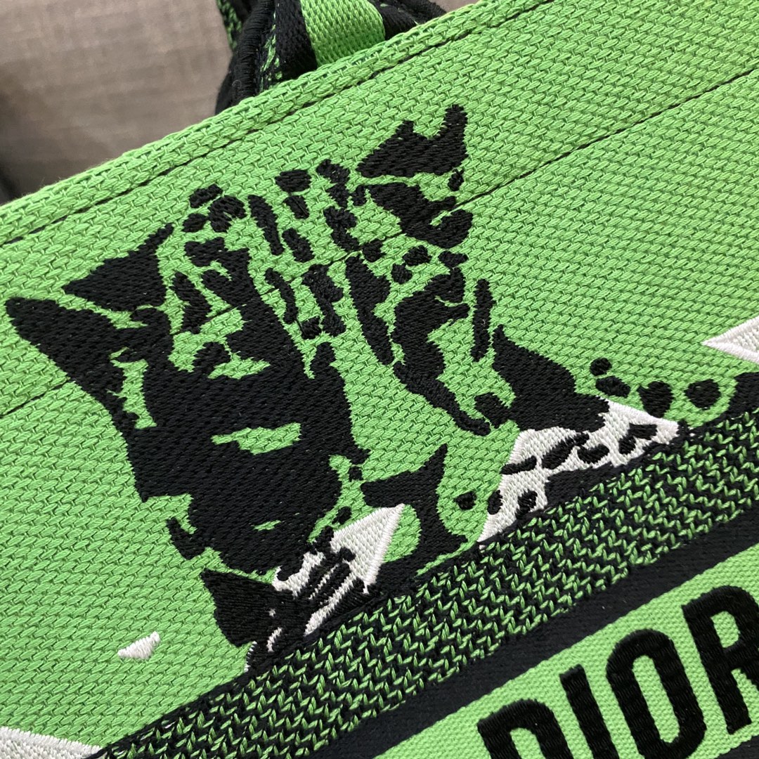 Christian Dior Medium Dior Book Tote Bright Green and Fluorescent Orange D-Jungle Pop Embroidery. Orange/Green. For Women Women's Handbags. 36cm CD M1296ZRON_M887 - Soul Replicas