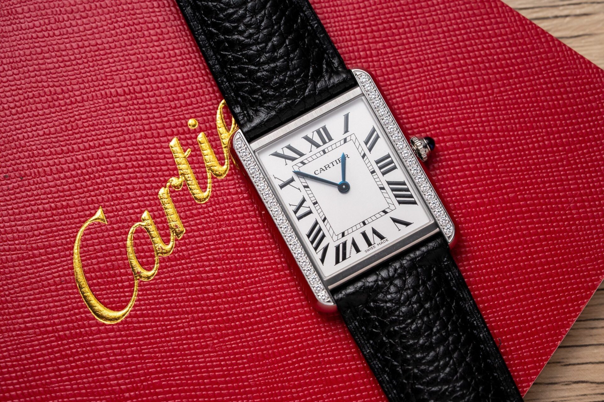 Cartier Fake Watch Tank Must W4TA0017 White Dial Leather Strap 33.7×25.5mm - Soul Replicas