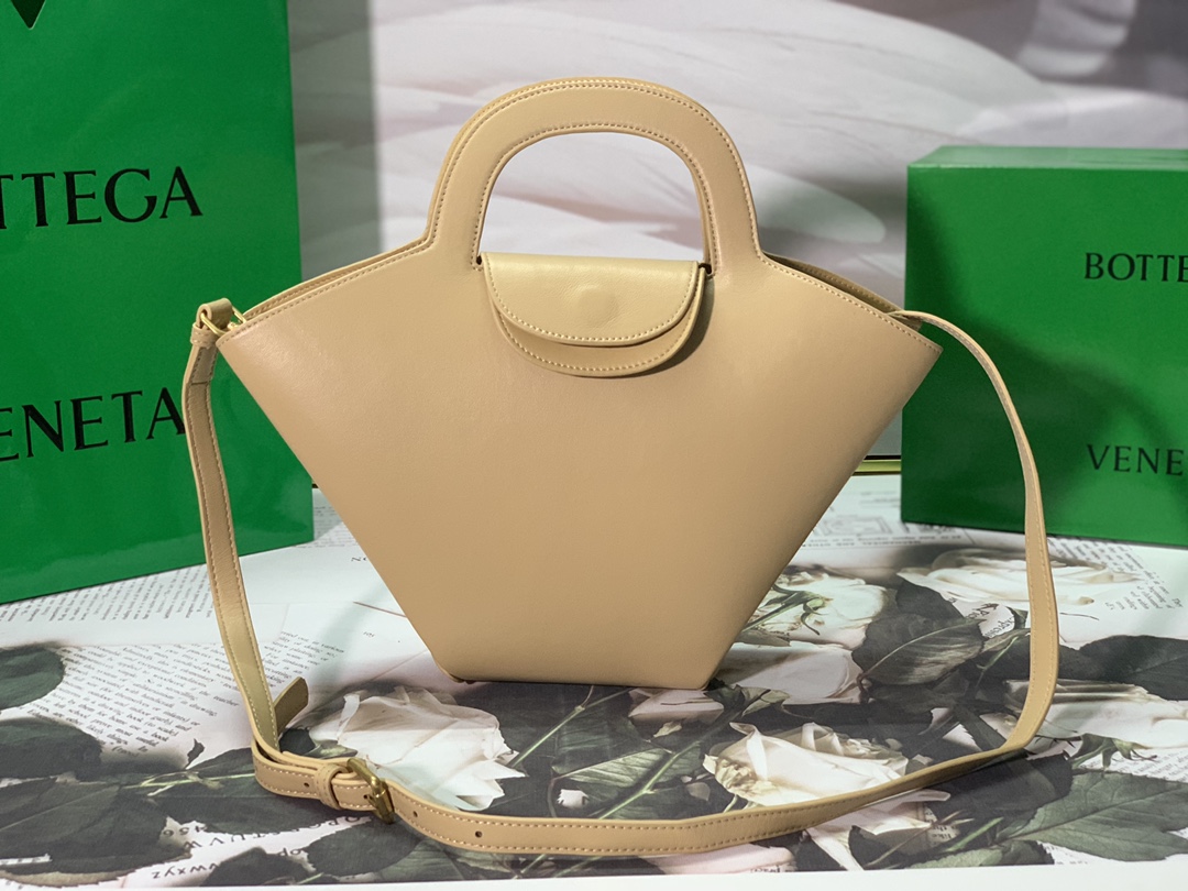 Bottega Veneta Handle Bag Beige. For Women. Women's Bags 12.6in/32cm - Soul Replicas