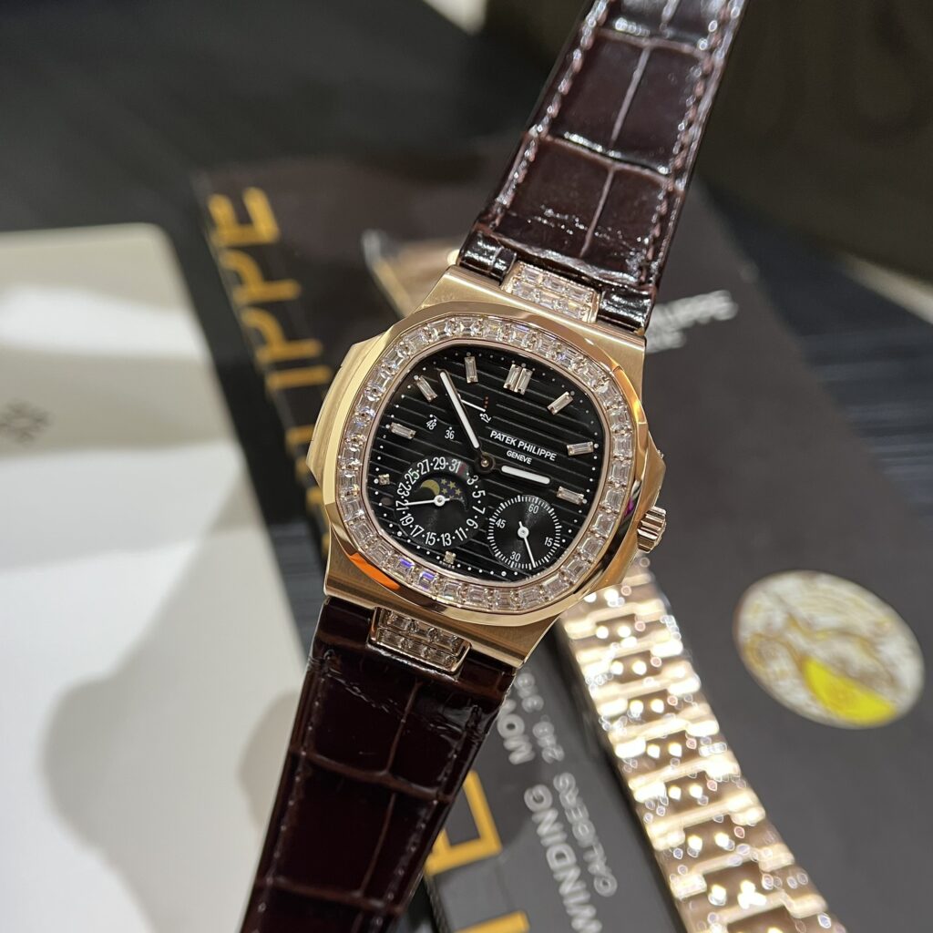 Patek Philippe Replica Watch Nautilus 5724R Gray Dial GR Factory 40mm - Soul Replicas