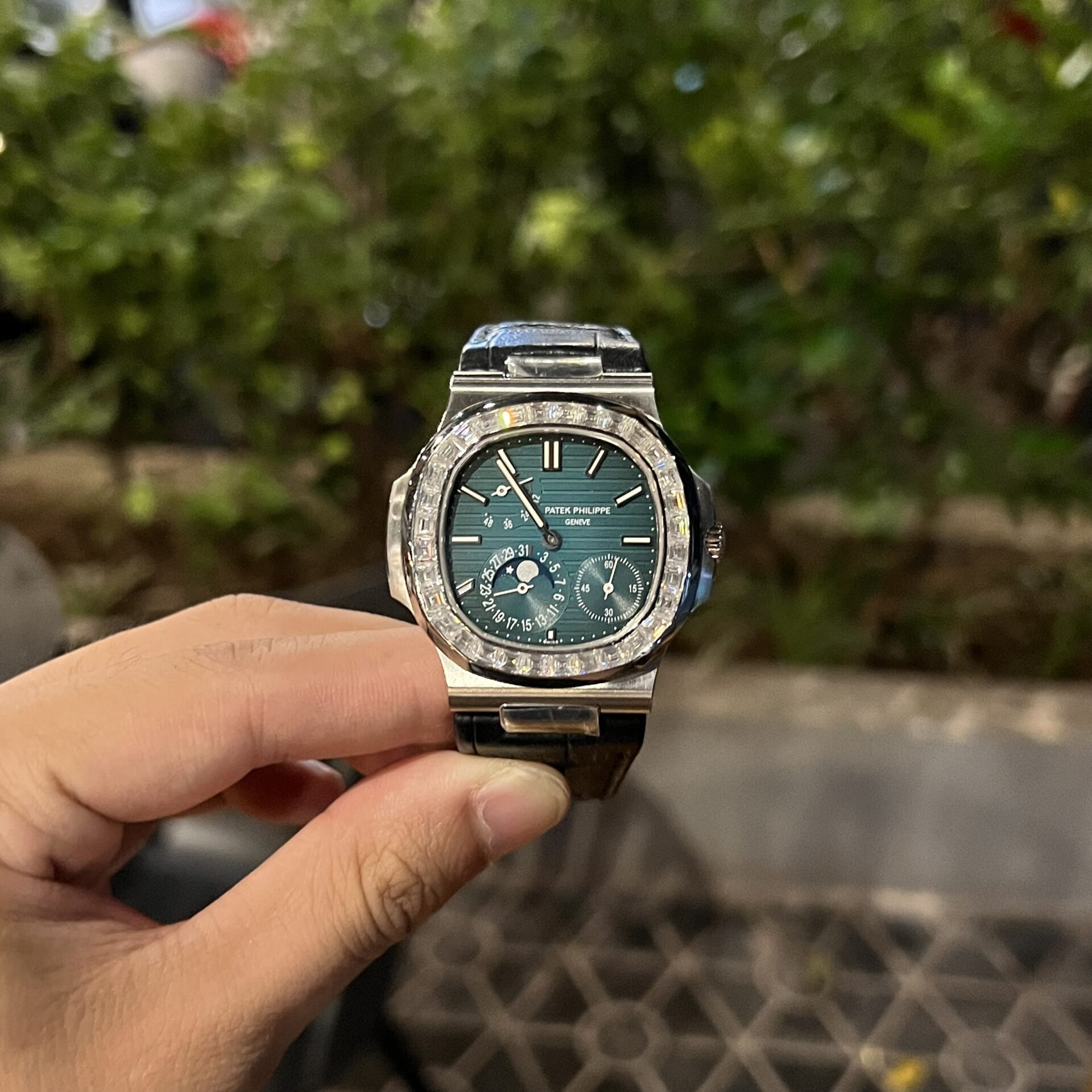 Patek Philippe Nautilus 5722G With Diamond Moissanite Replica 11 Watch 40mm - Soul Replicas