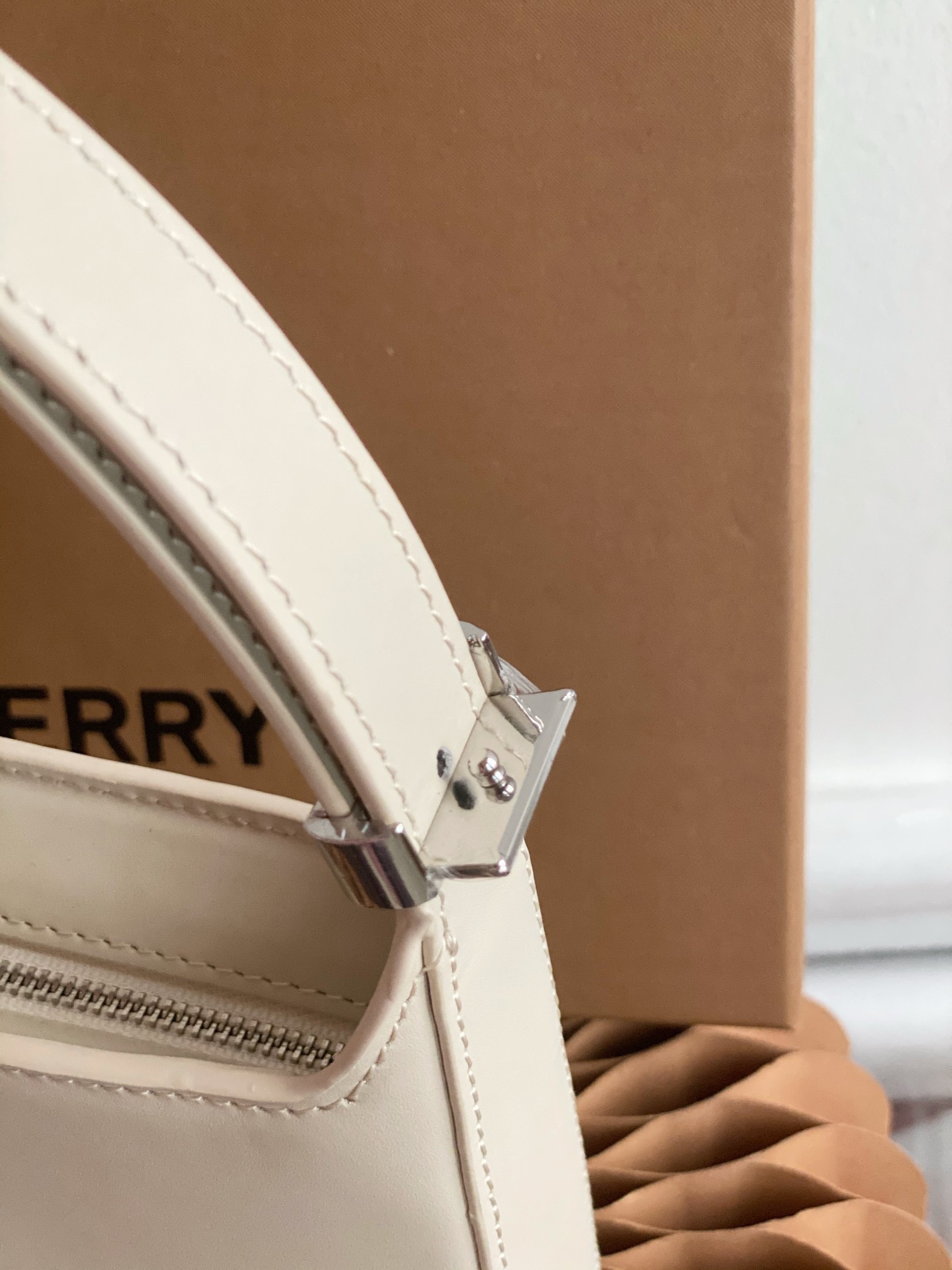 Burberry Thomas Shoulder Bag Monogram White For Women. Women-s Bags 5.5in/14cm 80462501 - Soul Replicas