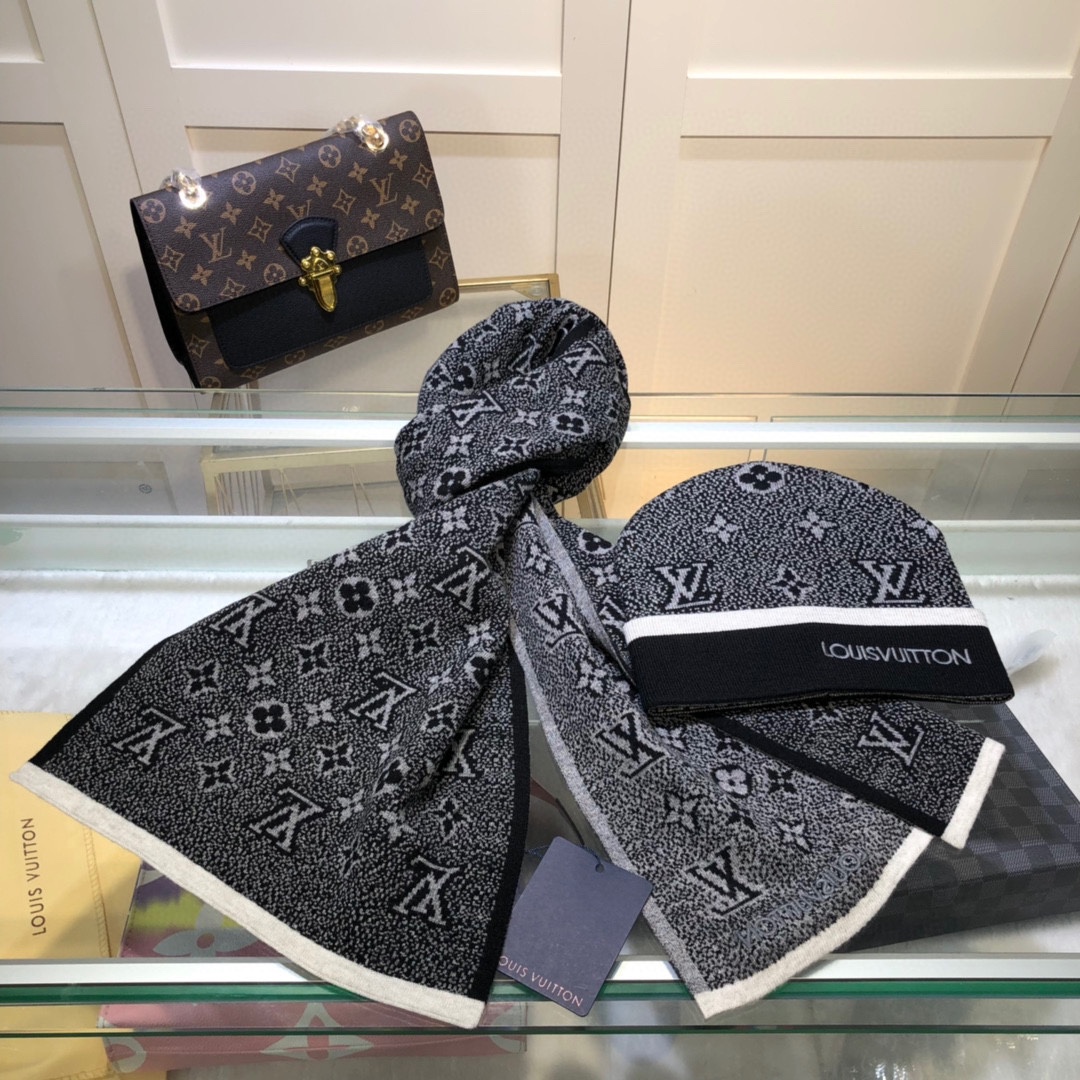 Louis Vuitton Beanie & Scarf Set In Black - Soul Replicas