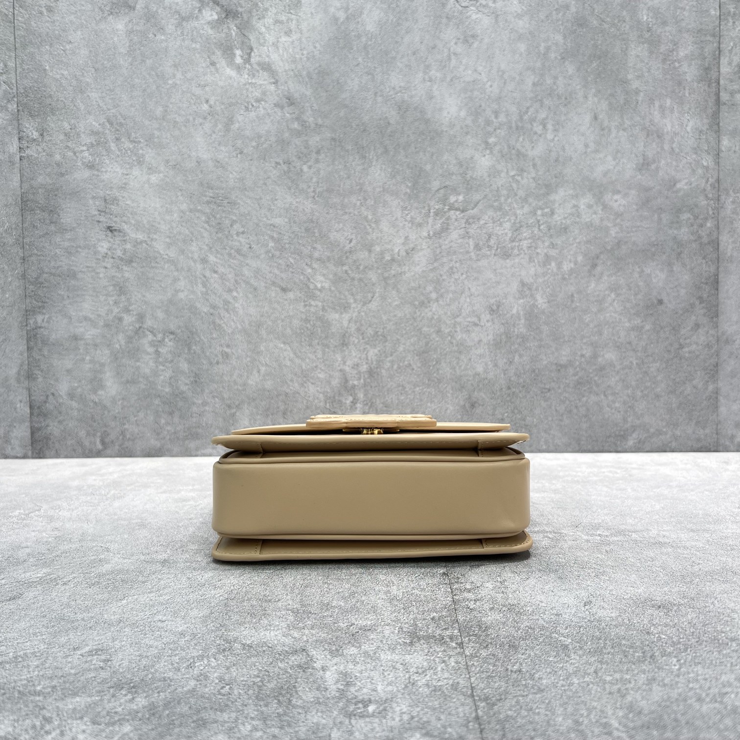 Celine Classique Cuir Triomphe Bag Beige For Women 9in/22cm - Soul Replicas