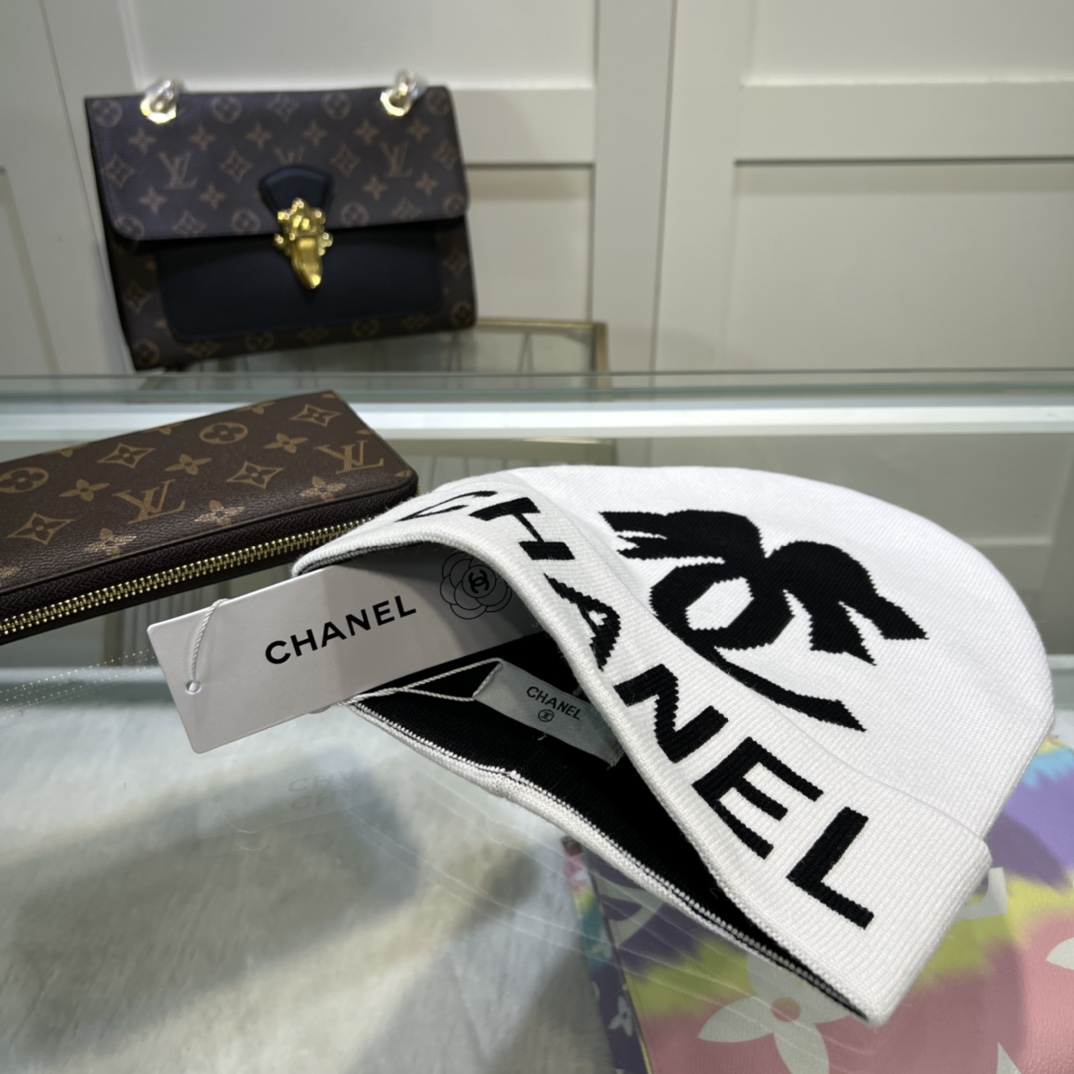 Chanel Beanie In White - Soul Replicas