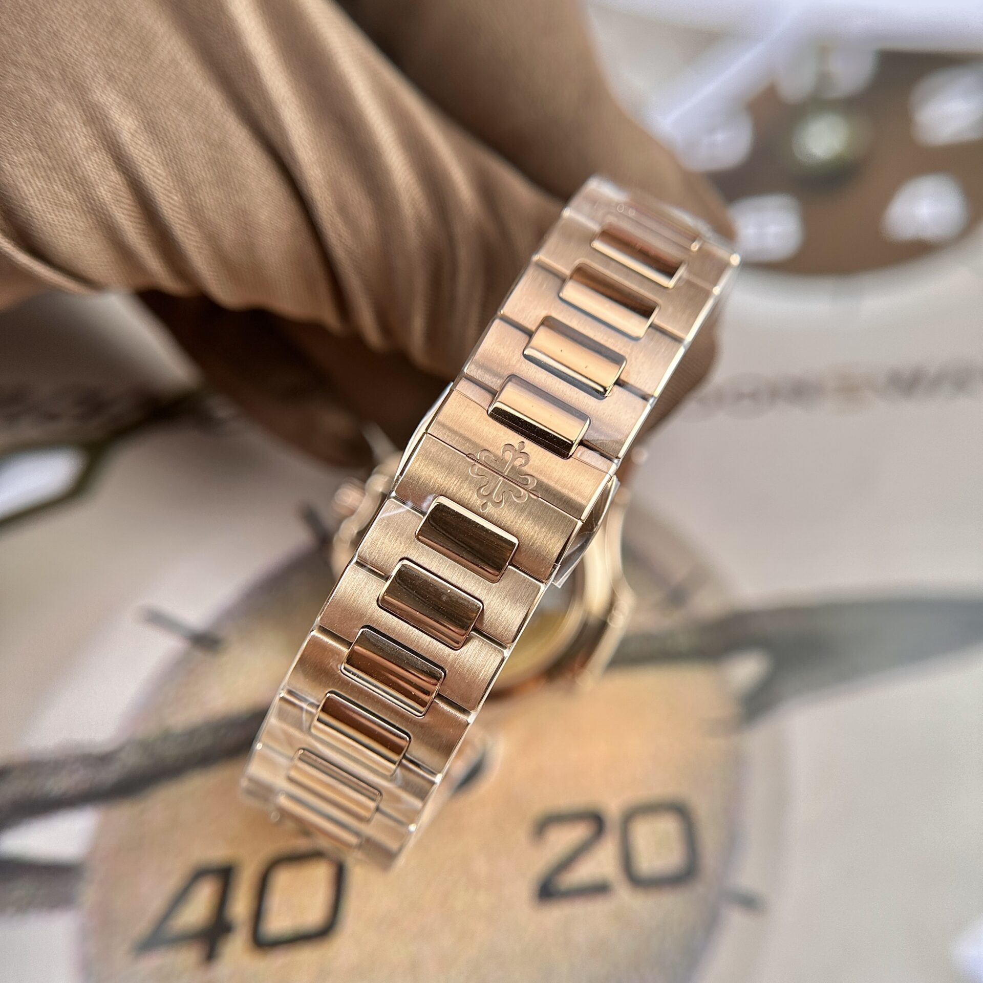 Patek Philippe Nautilus 7118 Replica Watch Rose Gold 3K Factory 35.2mm - Soul Replicas