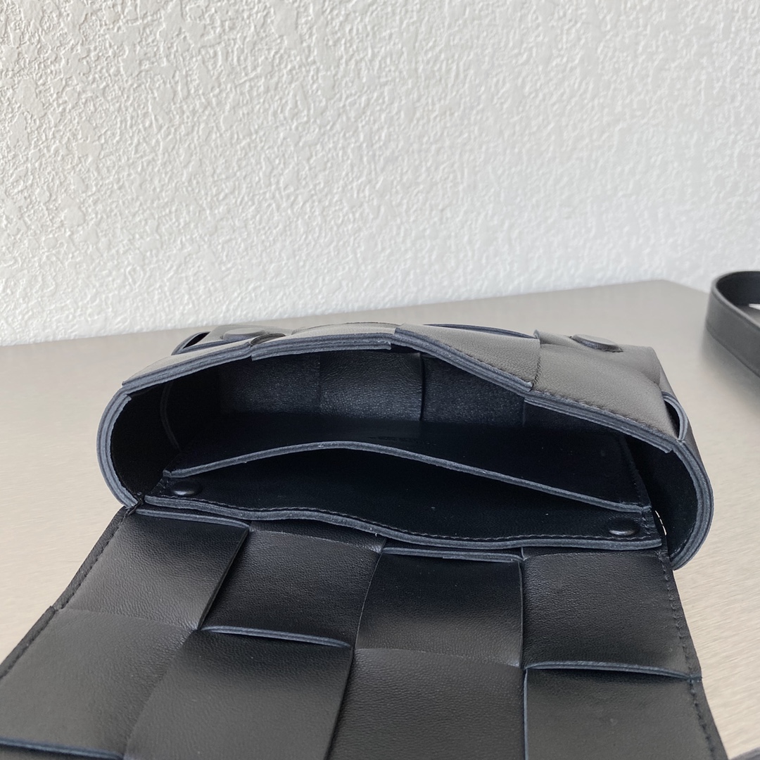 Bottega Veneta Belt Cassette Black. For Women. Women's Bags 7in/18cm 668572VMAY18425 - Soul Replicas