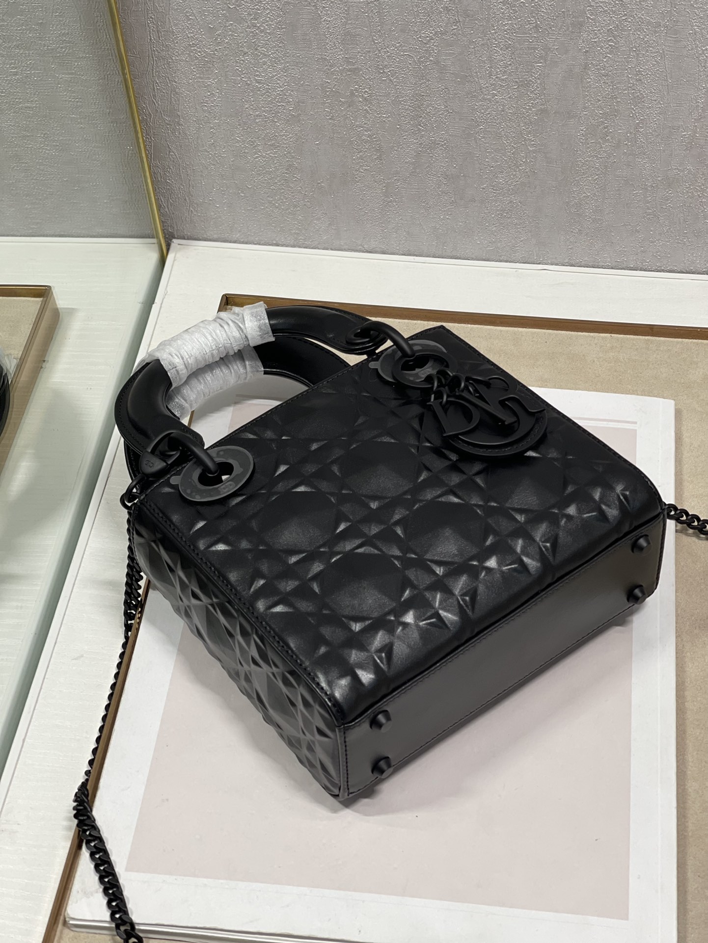 Christian Dior Mini Lady Dior Bag Cannage with Beaded Motif. Black. For Women Women's Handbags. Crossbody Bags. 17cm CD M0505SNEA_M900 - Soul Replicas