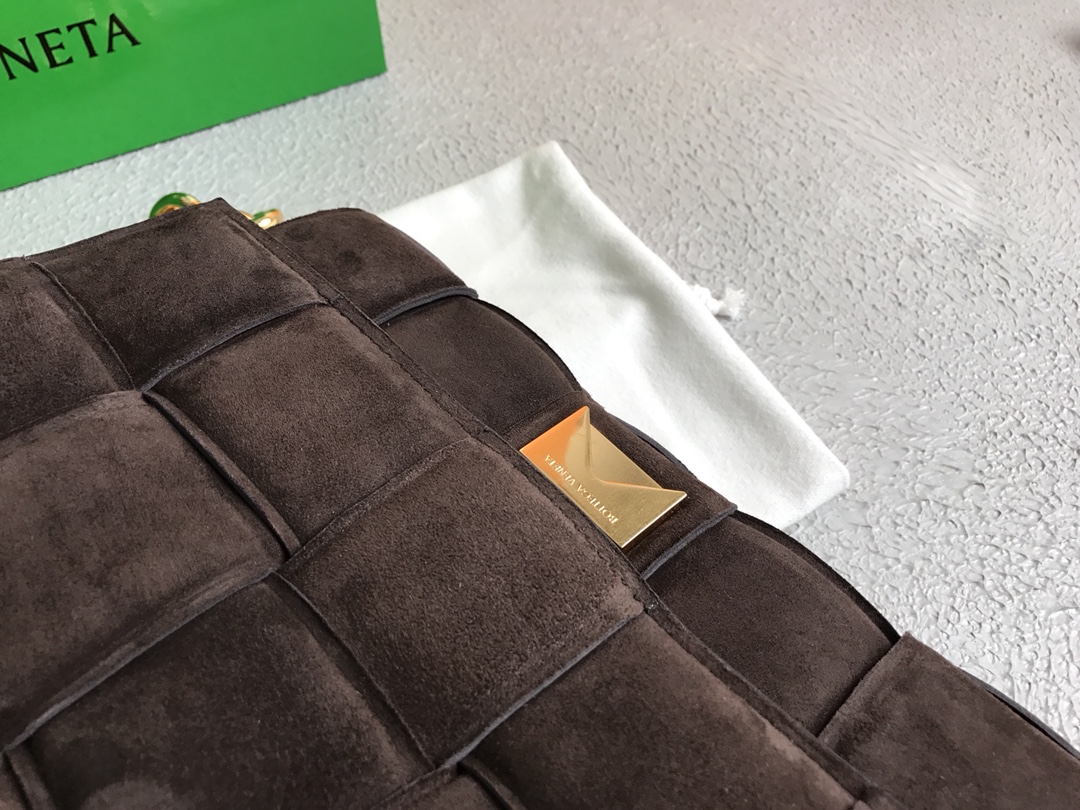 Bottega Veneta Chain Cassette Fondant. For Women. Women's Bags 10.2in/26cm 631421V04N02132 - Soul Replicas