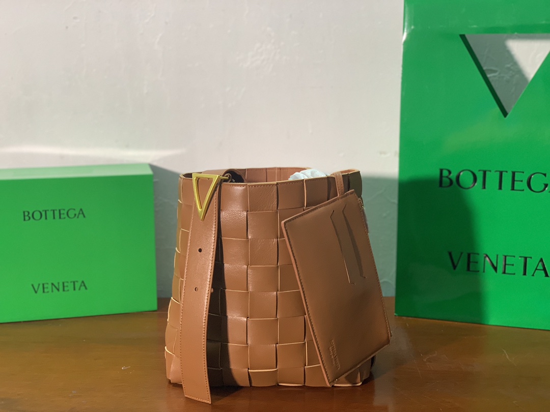 Bottega Veneta Shoulder Bag Nappa Brown. For Women. Women's Bags 12.9in/33cm - Soul Replicas