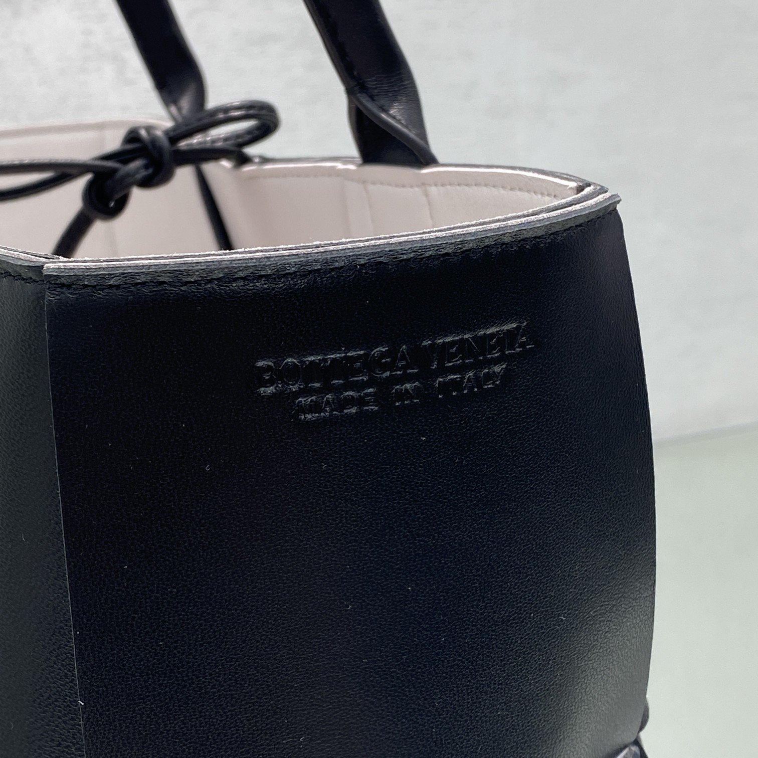 Bottega Veneta Small Arco Tote Bag Black. For Women. Women-s Bags 14.2in/36cm - Soul Replicas