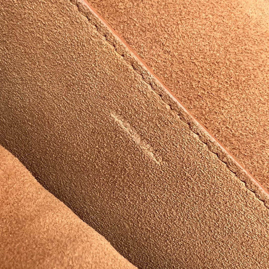 Celine Folco Cuir Triomphe Tan For Women 7in/19cm 198263DU3.04LU - Soul Replicas