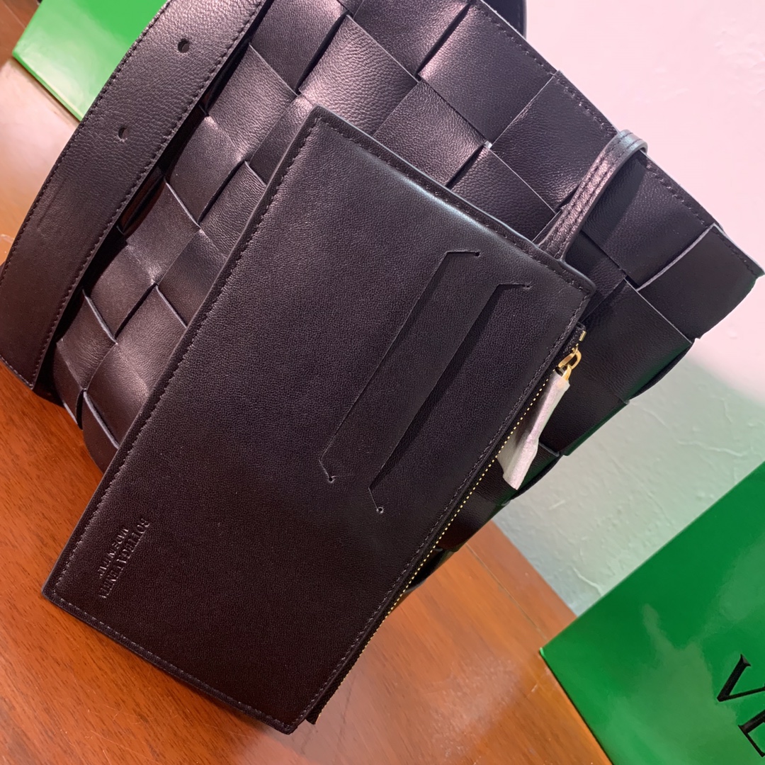 Bottega Veneta Shoulder Bag Nappa Black. For Women. Women's Bags 12.9in/33cm - Soul Replicas