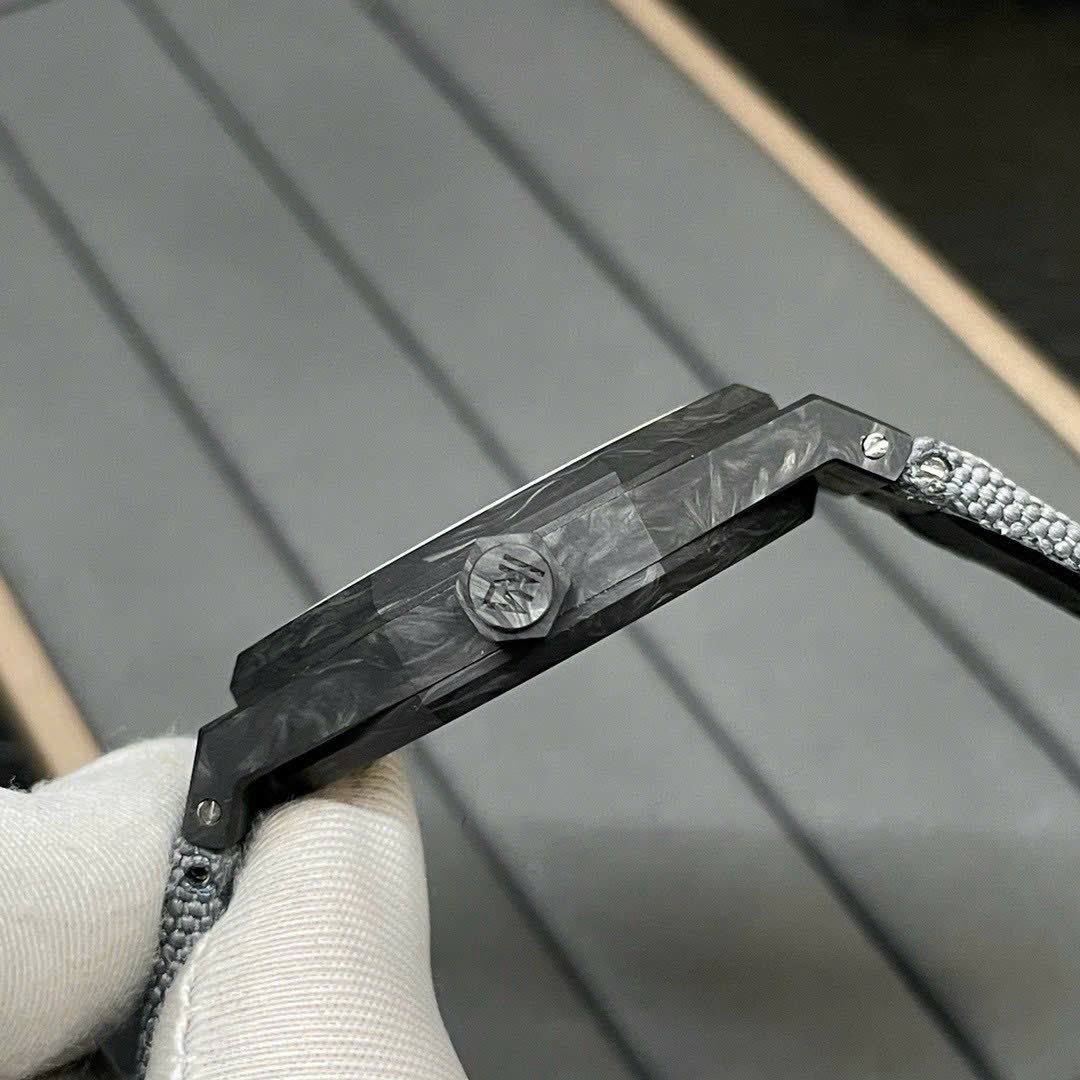 Audemars Piguet Replica Watch Royal Oak 15400 Carbon Dial Black 41mm - Soul Replicas