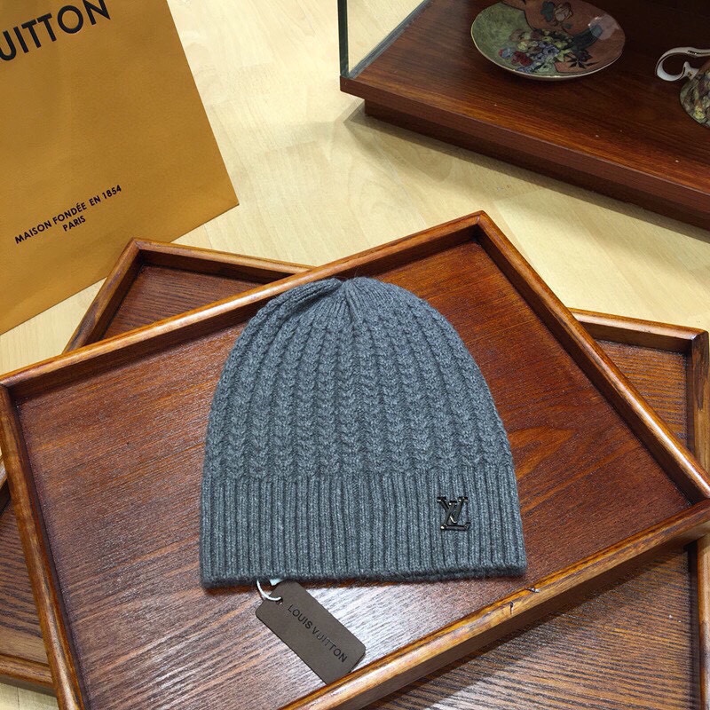 Louis Vuitton Beanie & Scarf Set In Grey - Soul Replicas